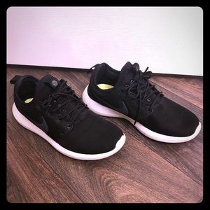 Nike Women’s Roshe